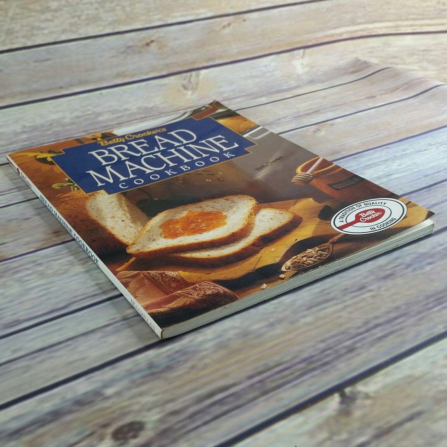 Vintage Cookbook Betty Crocker Bread Machine 1995 Bread Recipes Paperback Gold Medal Flour