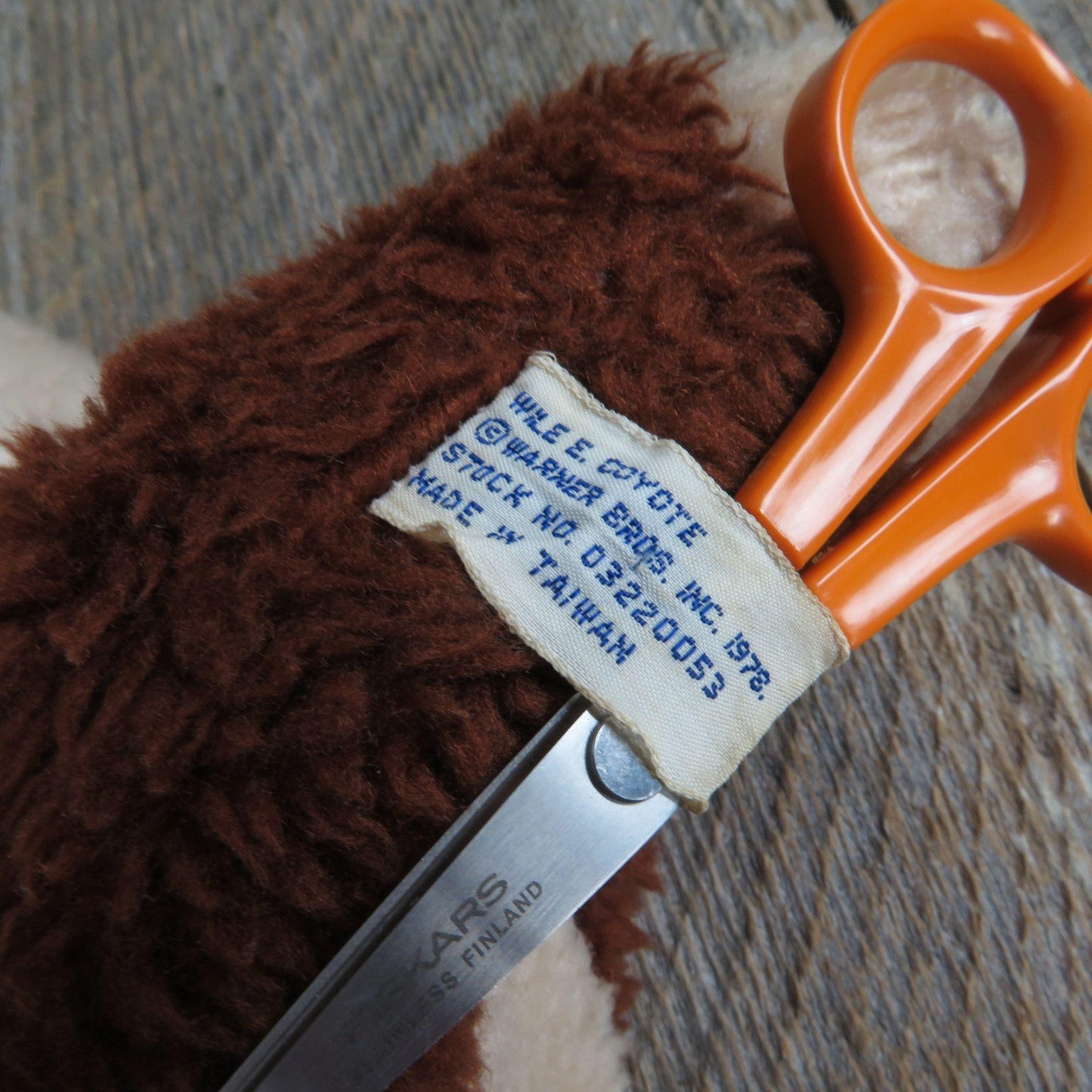 Vintage Wile E Coyote Plush Rubber Face Looney Tunes Marriott's Great America Warner Brothers Stuffed Animal 1978