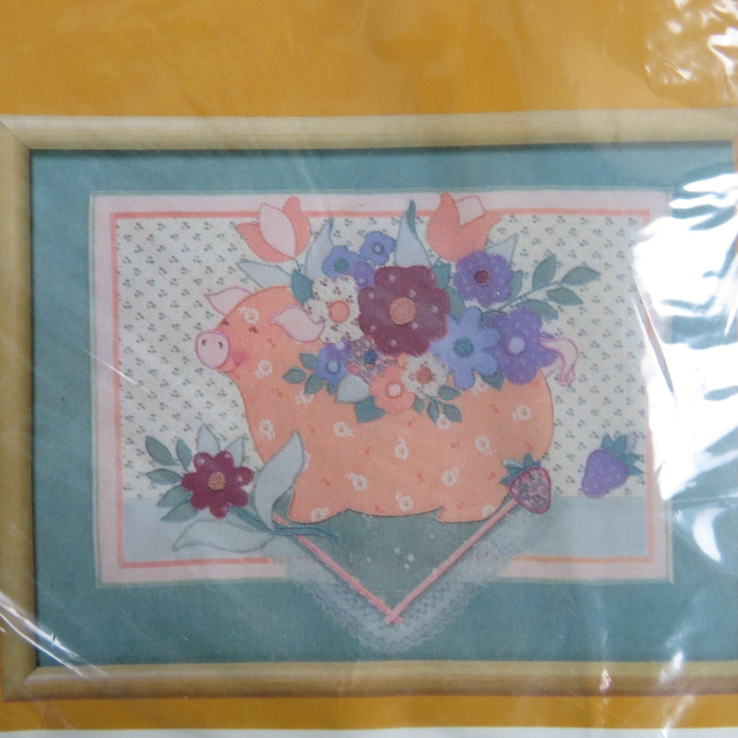 Pig Pourri Embroidery Picture Kit Creative Circle Pig with Flowers Ping Green Wall Hanging 1985