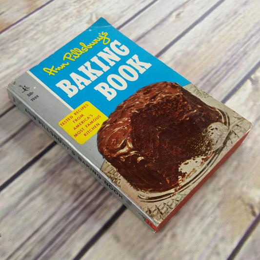 Vintage Cookbook Ann Pillsburys Baking Book Recipes 1961 Paperback Pocket Book First Printing