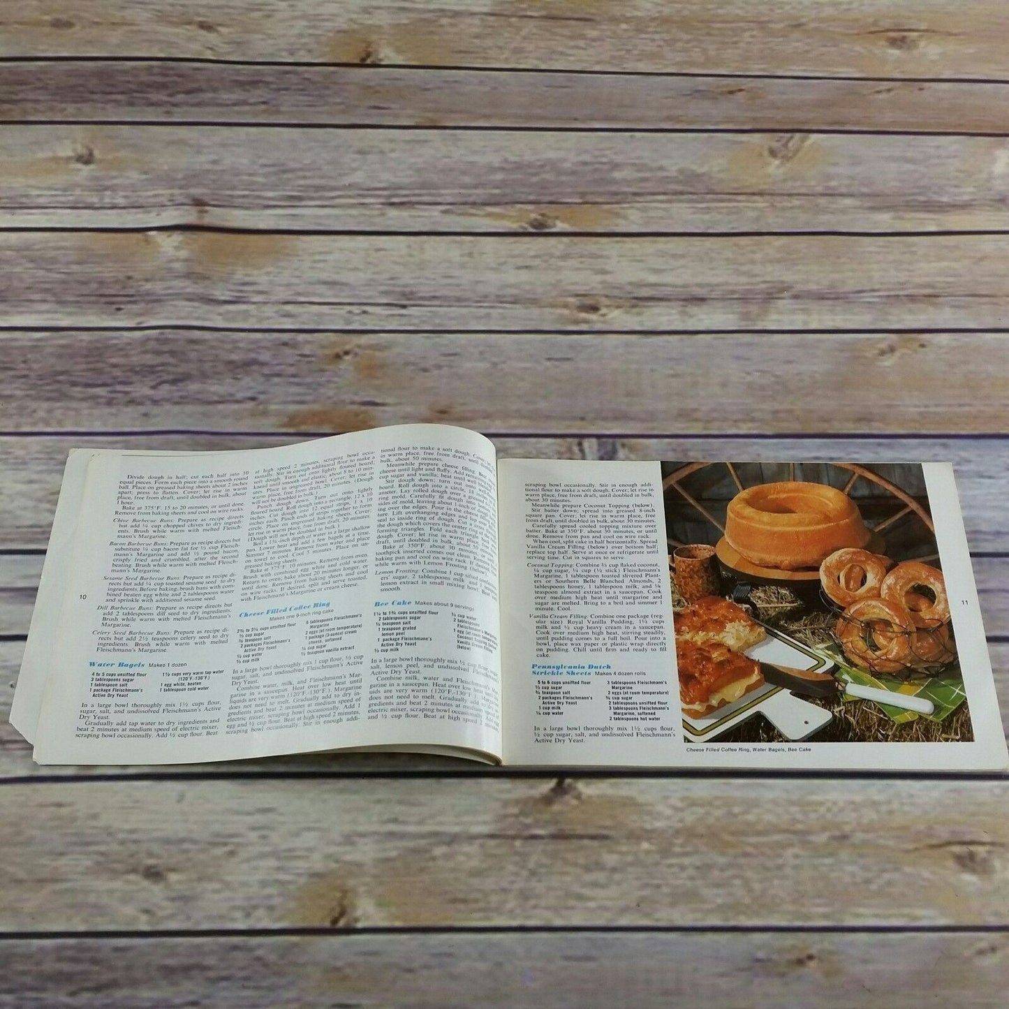 Vintage Cookbook Fleischmann Yeast Bake it Easy Recipes Booklet 1970s Breads Rolls