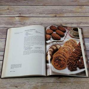 Vintage Cookbook Hersheys Chocolate Treasury Cocoa Cookbook Recipes 1984 Classic Recipes Favorite Brand Recipes