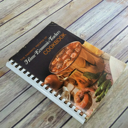 Vintage The Home Economics Teachers Cookbook 900 Favorite Recipes from Home Economics Teachers 1970