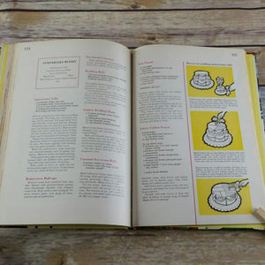 Vtg The Holiday Cookbook Better Homes and Gardens Recipes for Holidays and Special Occasions 1967 Hardcover 6th Printing