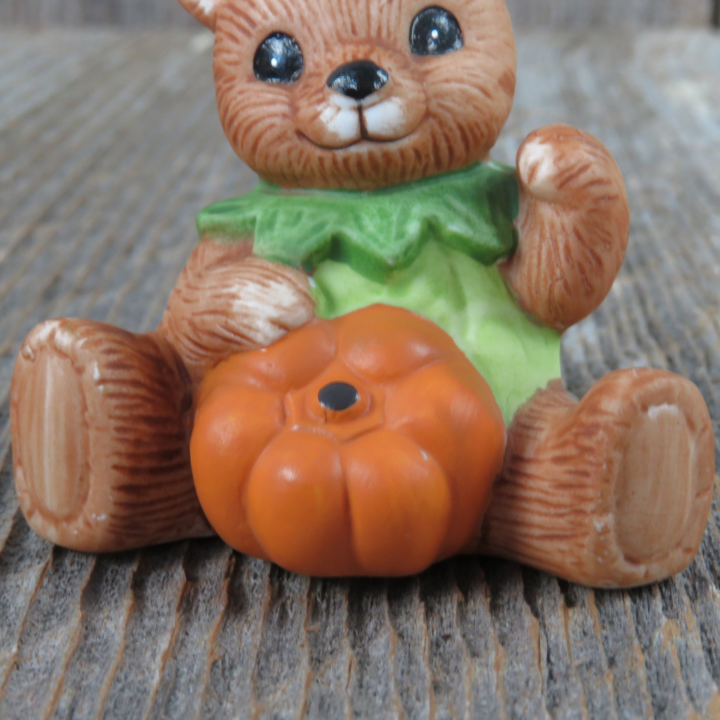 Vintage Bear Pumpkin Costume Figurine Homco Thanksgiving Fall Autumn Green Plant 1426 Halloween
