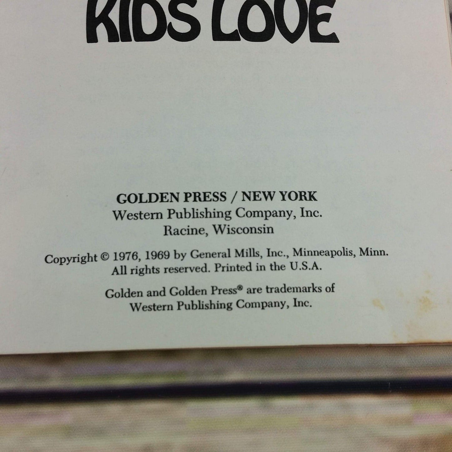 Vintage Cakes Kids Love Cookbook Betty Crocker 1976 Recipes Golden Book Booklet Ads